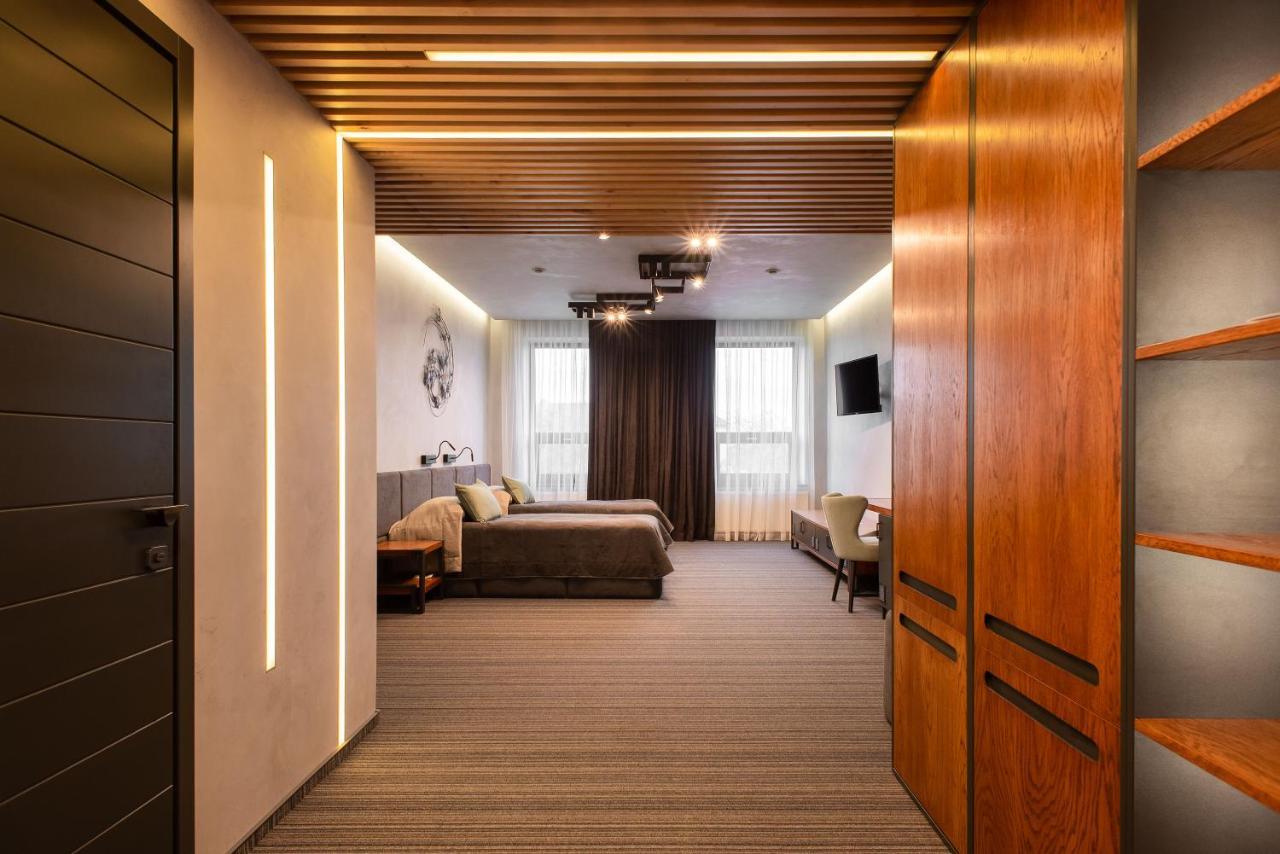 Mojo Boutique Hotel Lutsʼk Esterno foto