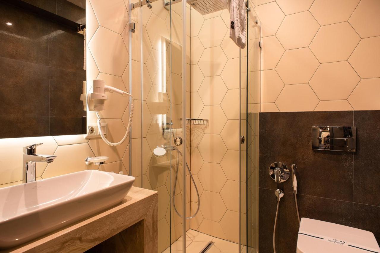 Mojo Boutique Hotel Lutsʼk Esterno foto