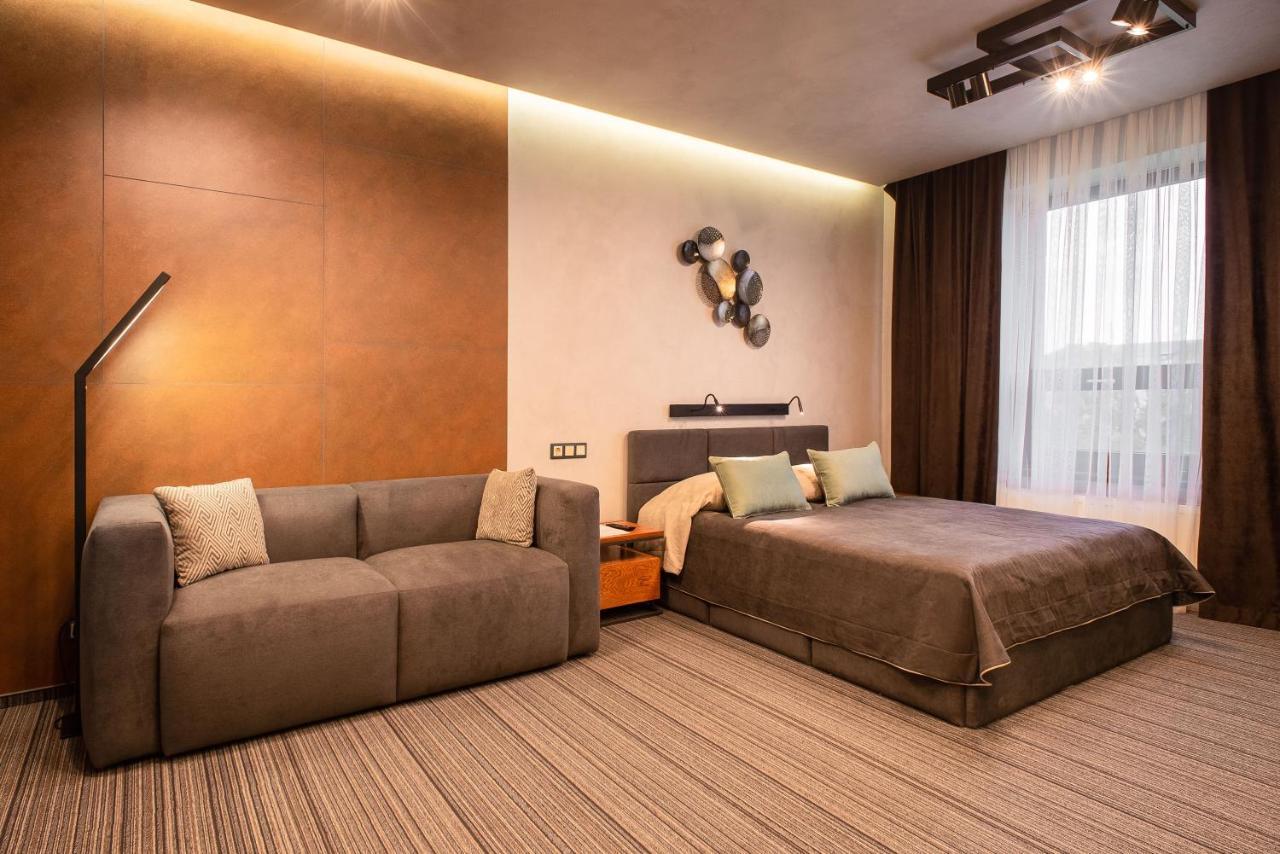 Mojo Boutique Hotel Lutsʼk Esterno foto