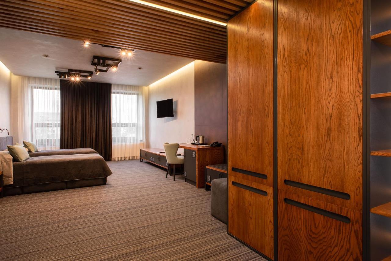 Mojo Boutique Hotel Lutsʼk Esterno foto