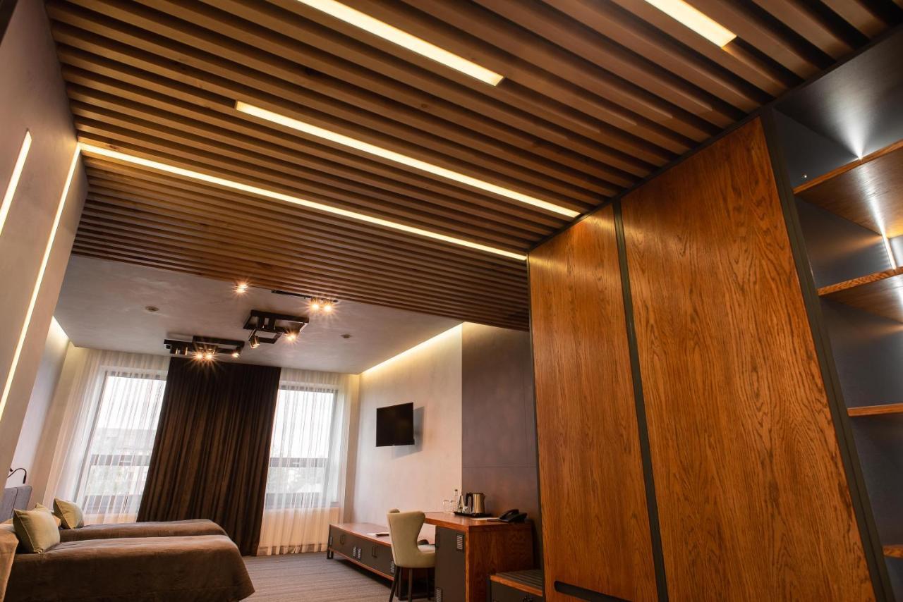 Mojo Boutique Hotel Lutsʼk Esterno foto